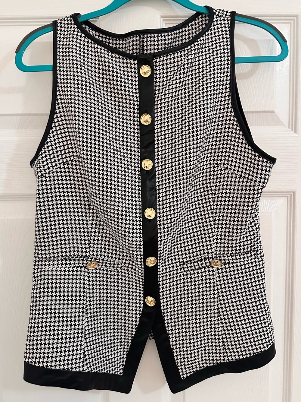 Commense Black & White Houndstooth Sleeveless Vest Top Gold Buttons Size Large - Picture 2 of 12
